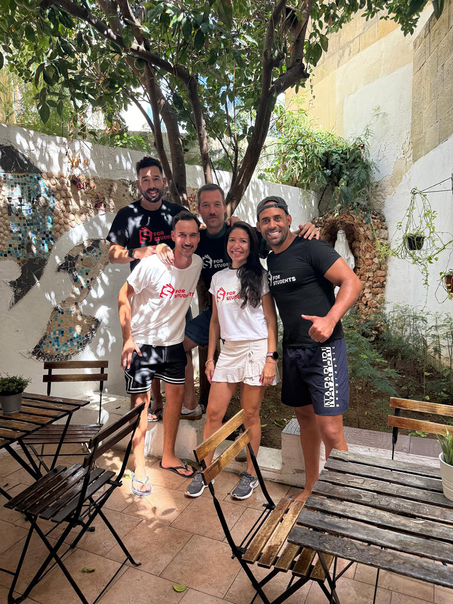 Trabaja con nosotros