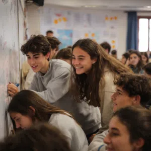 Estudiantes participando en clase en colegios públicos en Malta